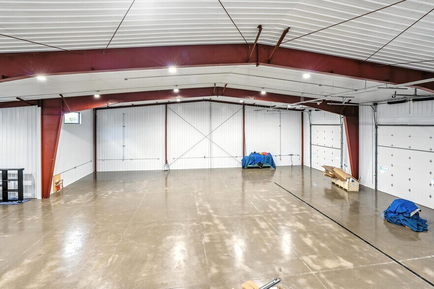 More Photos Of 4252 16th Ave N, Grand Forks Service For Sale