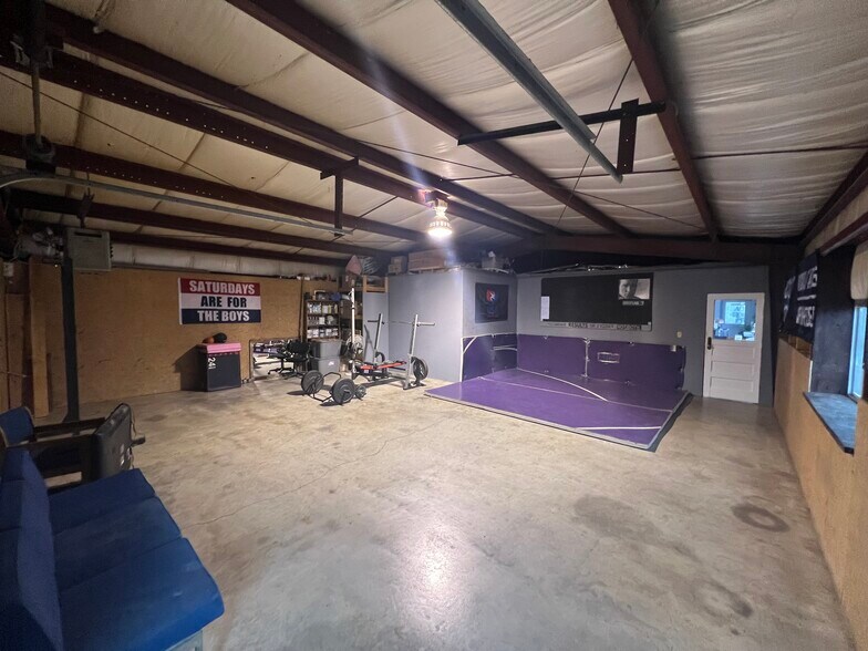 More Photos Of 300 Chestnut St, Elliott Specialty For Sale