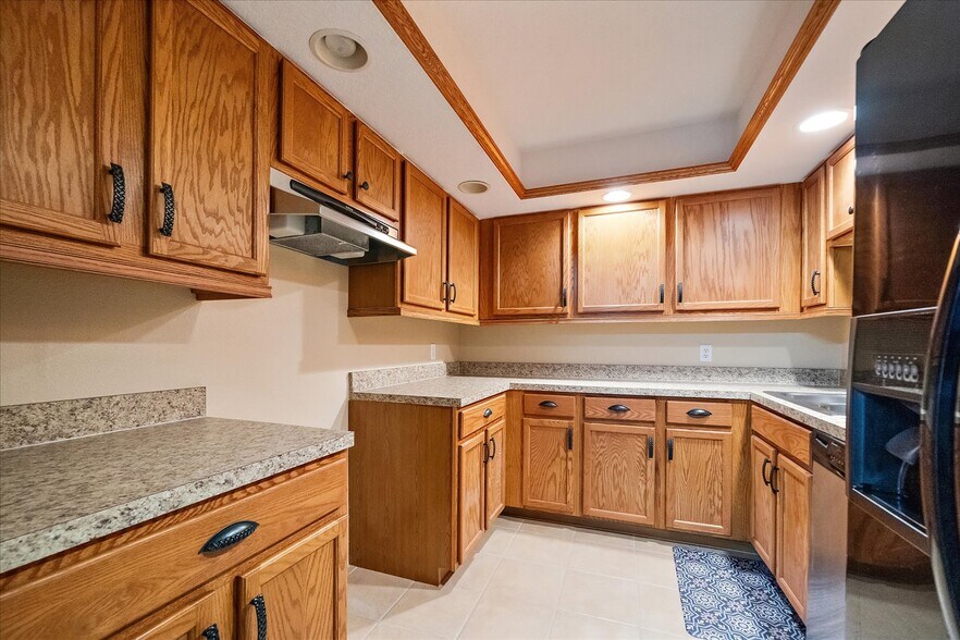 More Photos Of 2072-2074 Constitution Blvd, Sarasota Office For Sale