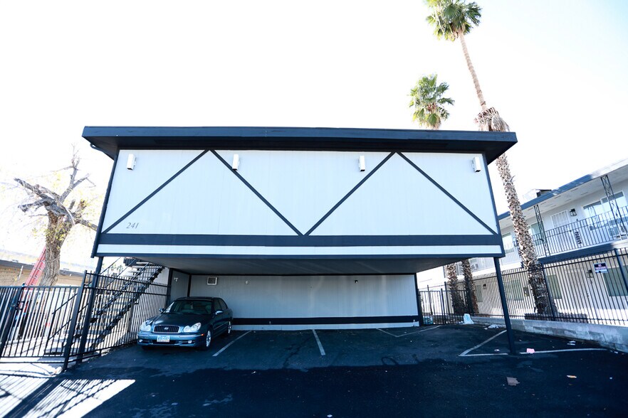 More Photos Of 241 W Philadelphia Ave, Las Vegas Apartments For Sale