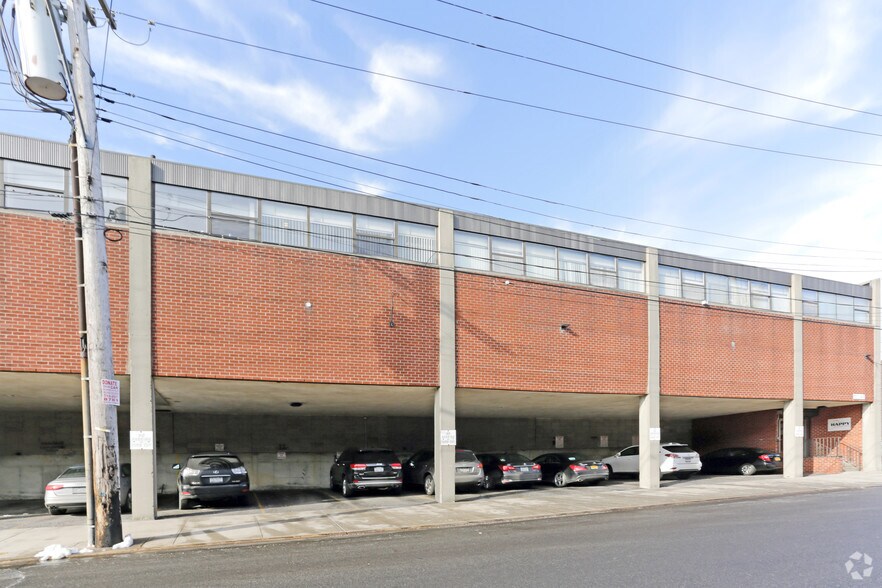 More Photos Of 167-55 148th Ave, Jamaica Warehouse For Lease