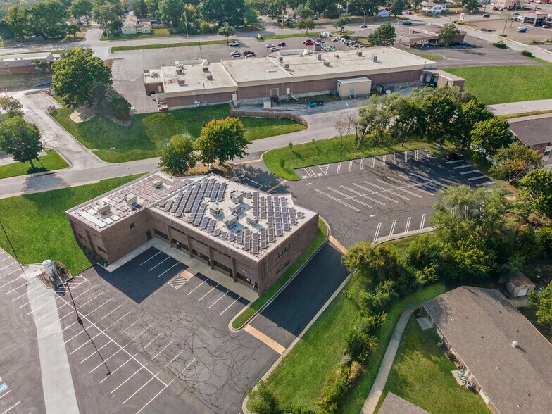 More Photos Of 2800 NE Kendallwood Pky, Gladstone Office For Lease