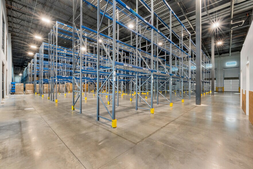 More Photos Of 11400 S Mountain View Cor, South Jordan Distribution For Lease