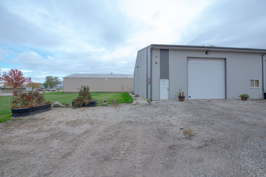 More Photos Of 1927 Cherry Hill Rd, Joliet Warehouse For Lease