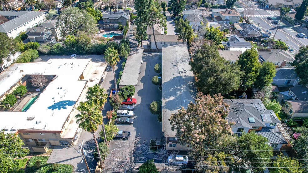 More Photos Of 365 Chiquita Ave, Mountain View Apartments For Sale