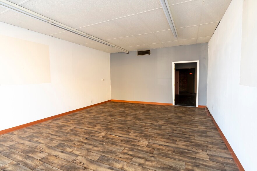 More Photos Of 300 S Illinois Ave, Carbondale Storefront Retail Office For Sale