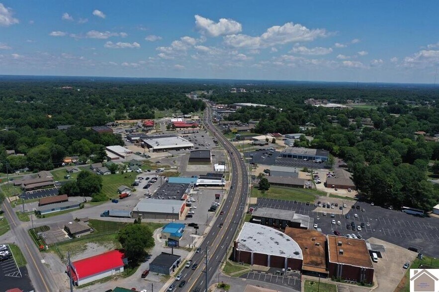 More Photos Of 2911 Lone Oak Rd, Paducah General Retail For Lease