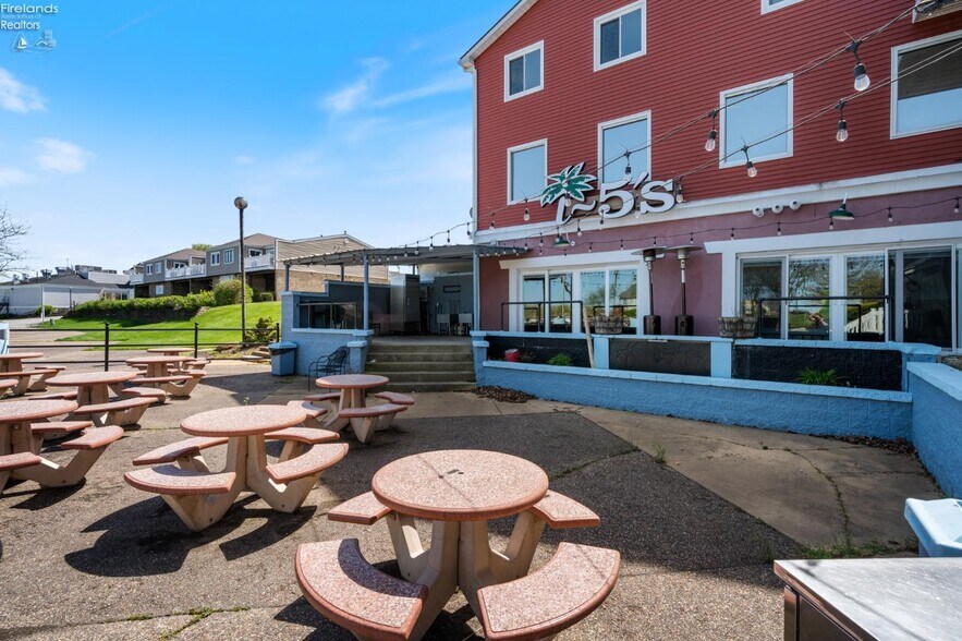 More Photos Of 356 Main St, Huron Apartments For Lease