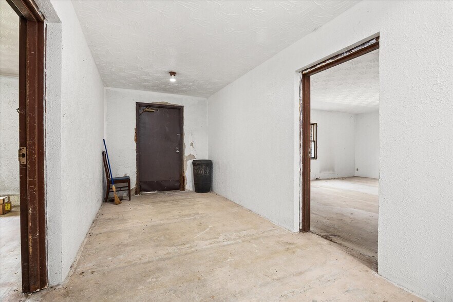 More Photos Of 170 Round House St, Braidwood Apartments For Sale