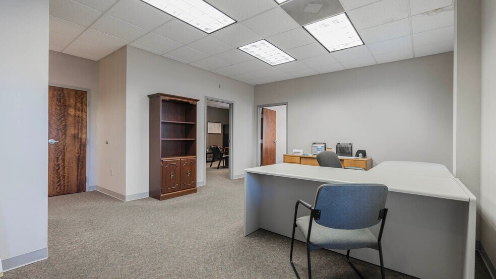 More Photos Of 12927 Plaza Dr, Richmond Light Manufacturing For Lease