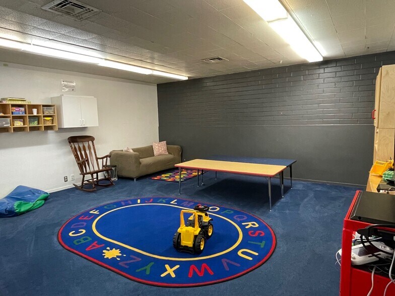 More Photos Of 1495 Colorado Blvd, Los Angeles Schools For Lease