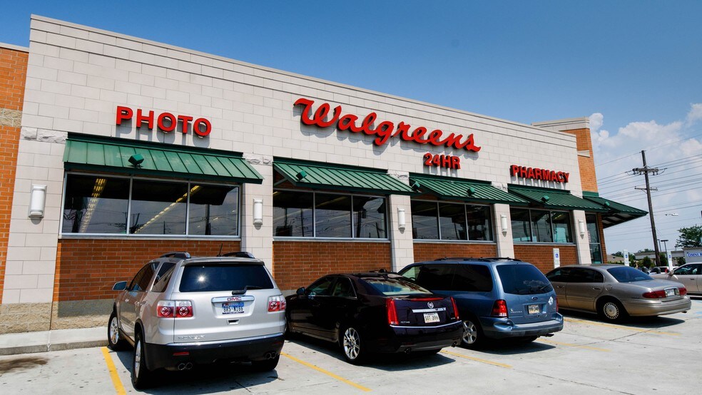 More Photos Of 2008 N Wayne St, Angola Unknown For Lease