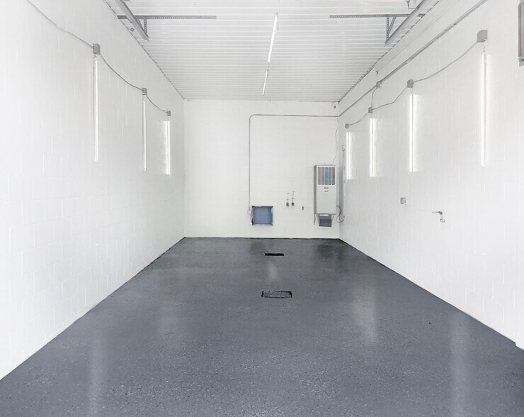 More Photos Of 180 S Main St, Somerville Light Manufacturing For Sale