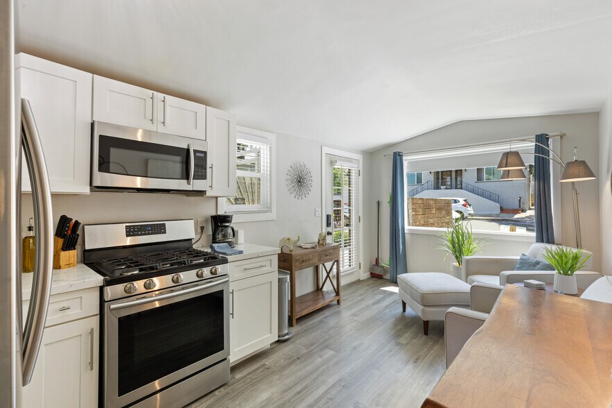 More Photos Of 942 23rd St, San Diego Apartments For Sale