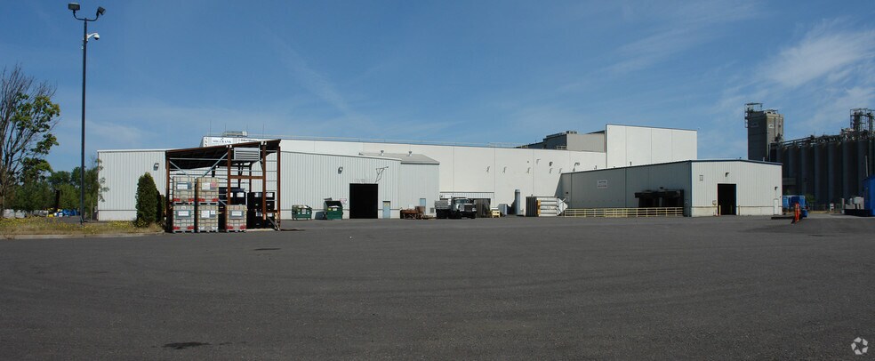 Primary Photo Of 15540 N Lombard St, Portland Warehouse For Lease