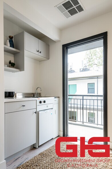 More Photos Of 262 N Los Robles Ave, Pasadena Apartments For Sale