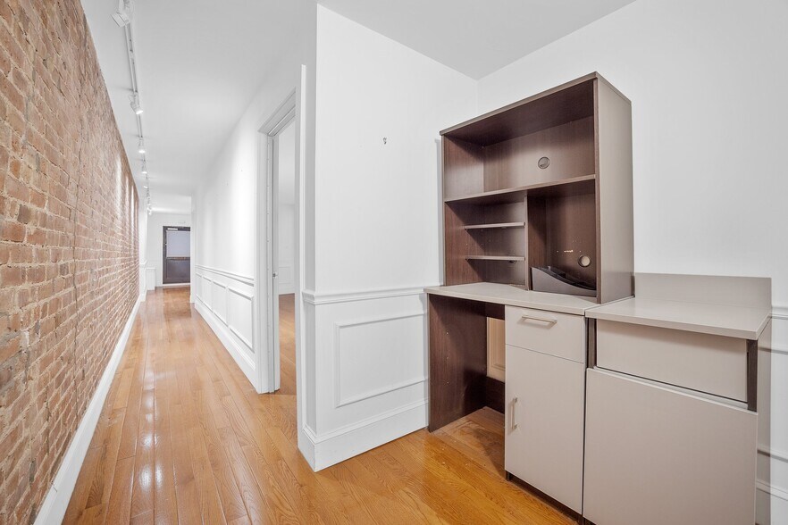 More Photos Of 111 E 62nd St, New York Medical For Lease