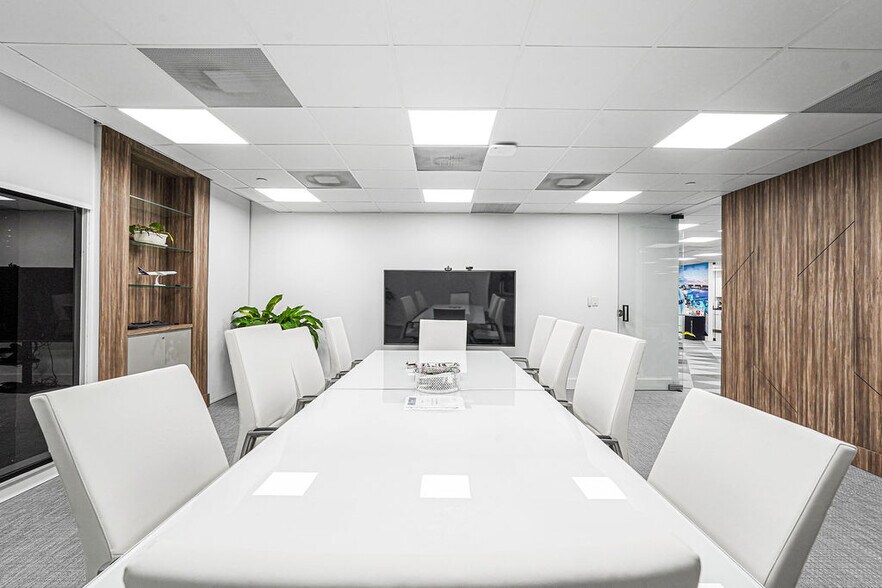 More Photos Of 1110 Brickell Ave, Miami Office For Sale