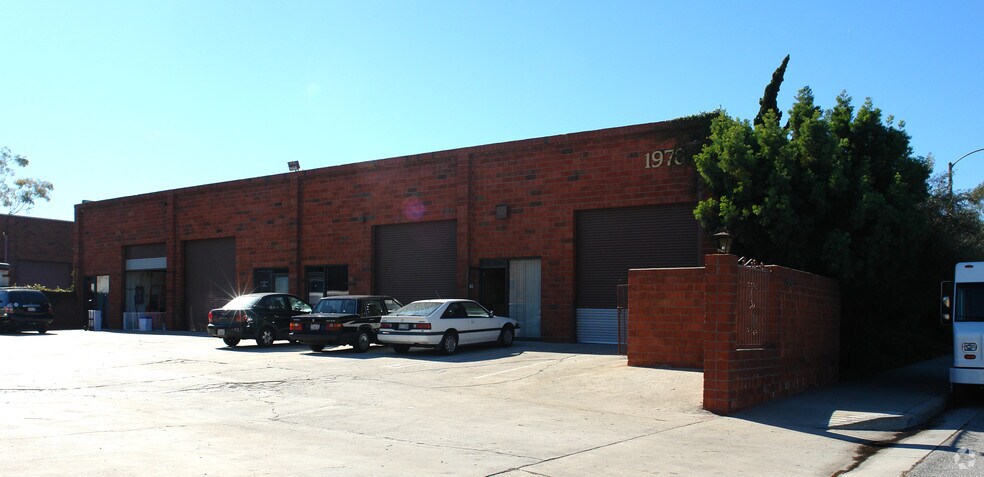 More Photos Of 1972-1996 W Del Amo Blvd, Torrance Warehouse For Lease