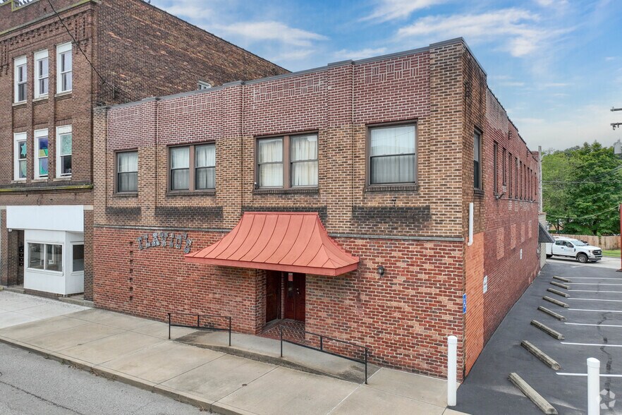 More Photos Of 212 N Warren Ave, Apollo General Retail For Sale