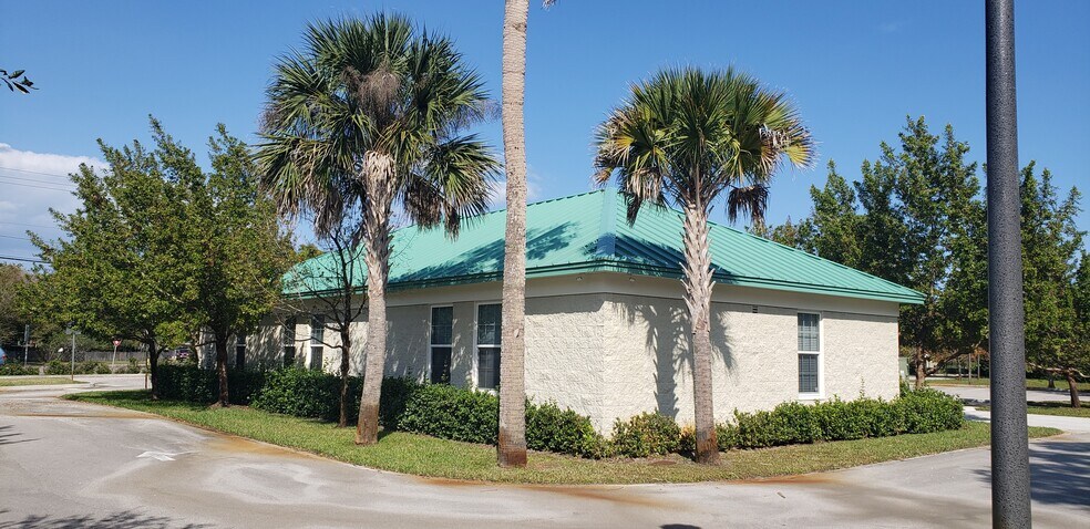 More Photos Of 2651 20th St, Vero Beach Medical For Sale