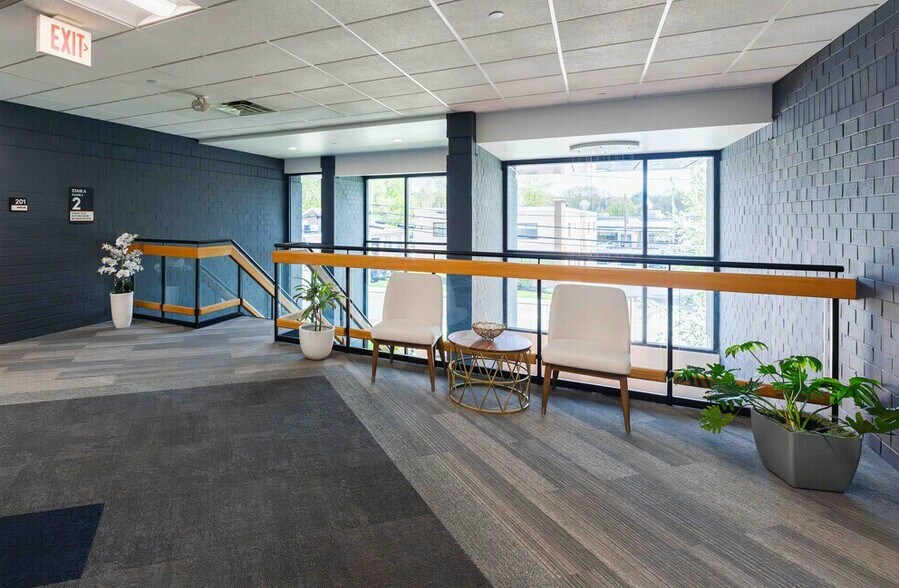 More Photos Of 135 South Rd, Bedford Flex For Lease