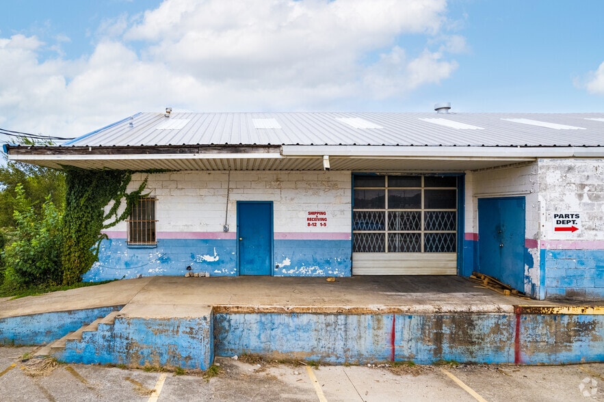 More Photos Of 201 Exposition St, Denton Warehouse For Sale
