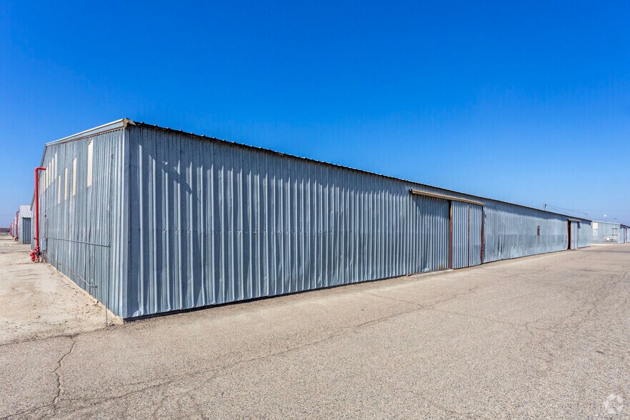 More Photos Of 10210 Idaho Ave, Hanford Warehouse For Lease
