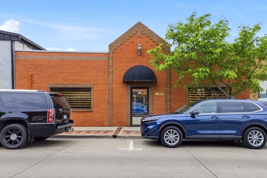 More Photos Of 326 SE Douglas St, Lees Summit Office For Sale