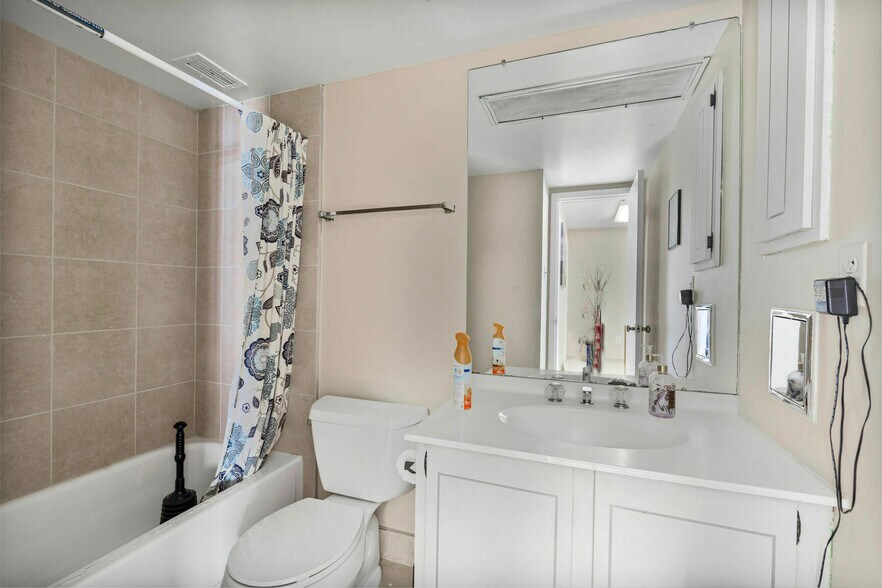 More Photos Of 1325-1327 18th St NW, Washington Apartments For Sale