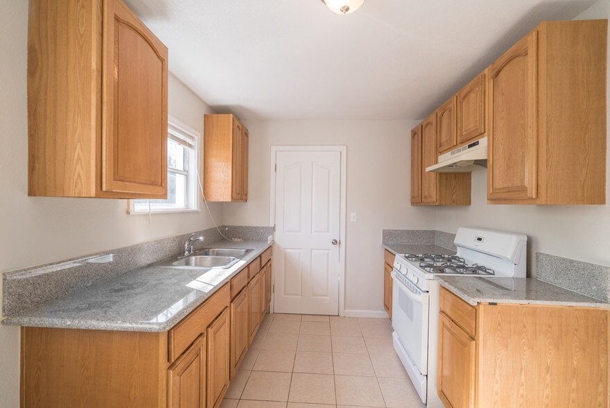 More Photos Of 2611 Alhambra, Sacramento Apartments For Sale