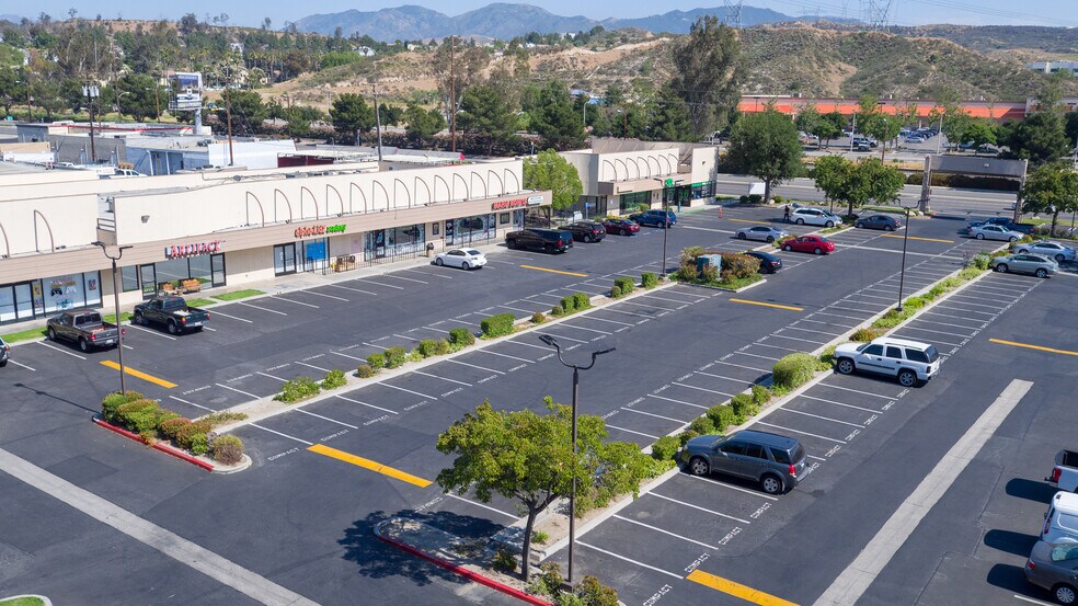 More Photos Of 20655 Soledad Canyon Rd, Santa Clarita Unknown For Lease