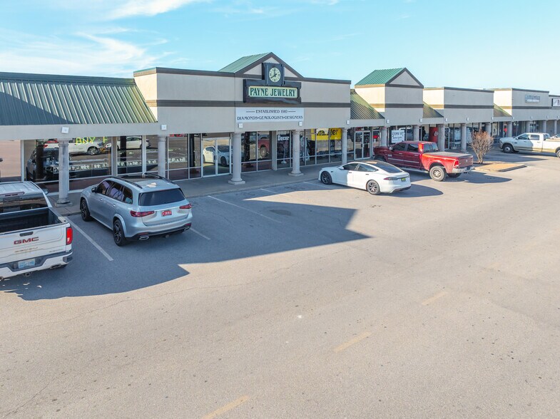 More Photos Of 1505-1715 N Highway 81, Duncan General Retail For Lease