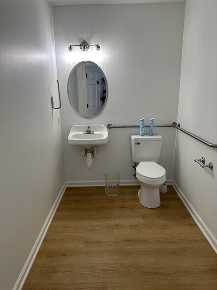 More Photos Of 3717 Chamblee Dunwoody Rd, Atlanta Medical For Lease