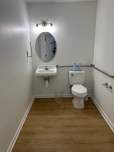 More Photos Of 3717 Chamblee Dunwoody Rd, Atlanta Office For Sale