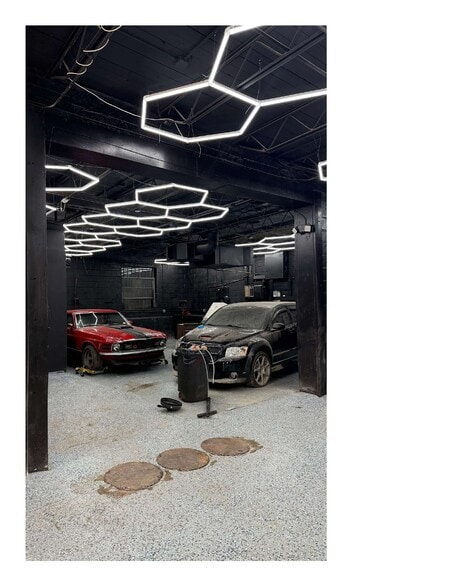 More Photos Of 58 E Ten Mile Rd, Hazel Park Warehouse For Lease