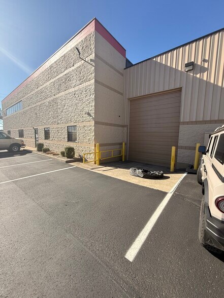 More Photos Of 7522-7528 E Pendleton Pike, Indianapolis Research And Development For Lease