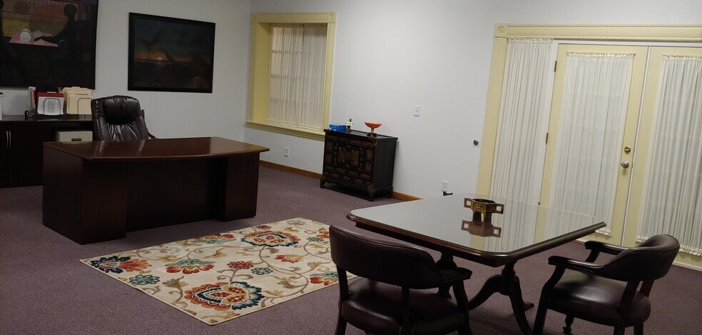 More Photos Of 34 W Main St, Hamlet Office For Lease