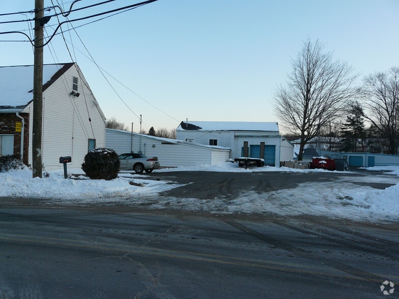 More Photos Of 25 Darling St, Southington Auto Repair For Sale