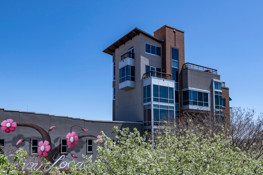 More Photos Of 5 W Mountain St, Fayetteville Apartments For Lease