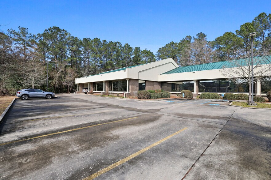 More Photos Of 68031 Capital Trace Row, Mandeville Office For Lease