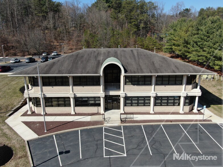 More Photos Of 2433 Morgantown Rd, Reading Office For Lease