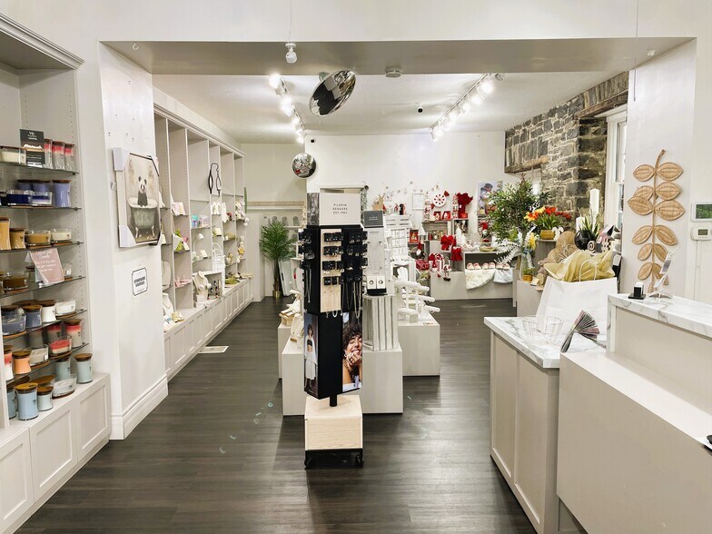 More Photos Of 70 Princess St, Kingston Storefront For Lease
