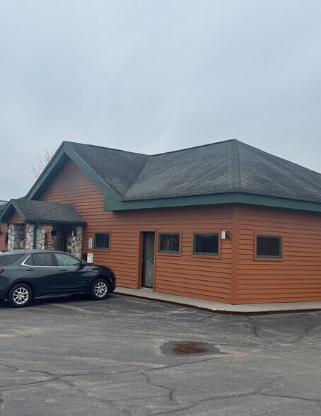 More Photos Of 300 S Pelham St, Rhinelander Office For Sale