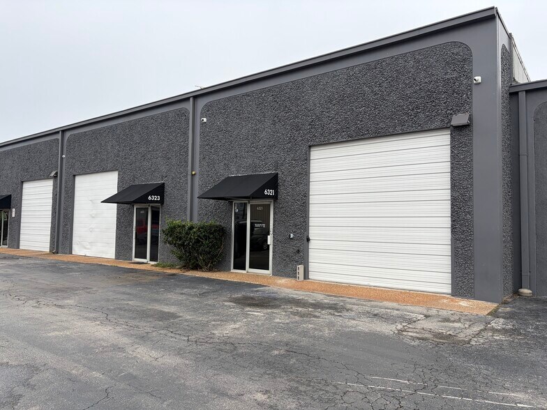 More Photos Of 6315-6331 Skyline Dr, Houston Distribution For Lease