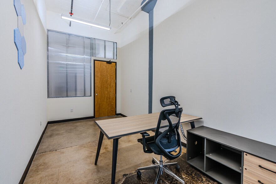 More Photos Of 1601 Magoffin Ave, El Paso Office Residential For Lease