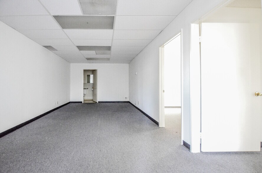 More Photos Of 1800 E Garry Ave, Santa Ana Office For Sale