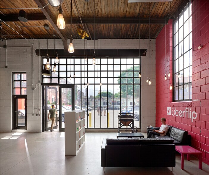 More Photos Of 358-376 Dufferin St, Toronto Office For Lease