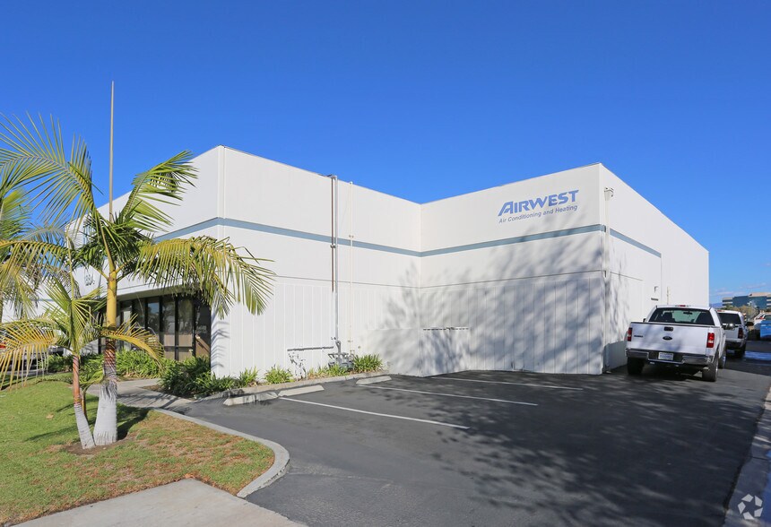 More Photos Of 1884-1886 S Santa Cruz St, Anaheim Warehouse For Lease