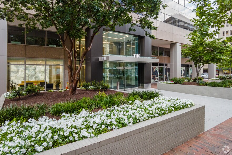 More Photos Of 1101 Vermont Ave NW, Washington Office For Lease